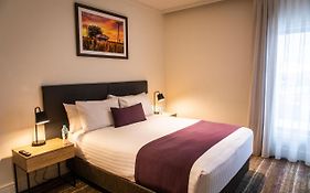 Porter'S Plainland Hotel